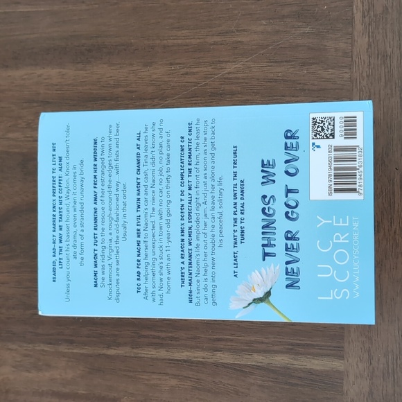 Lucy Score - Things We Never Got Over - Paperback Book - Picture 3 of 4